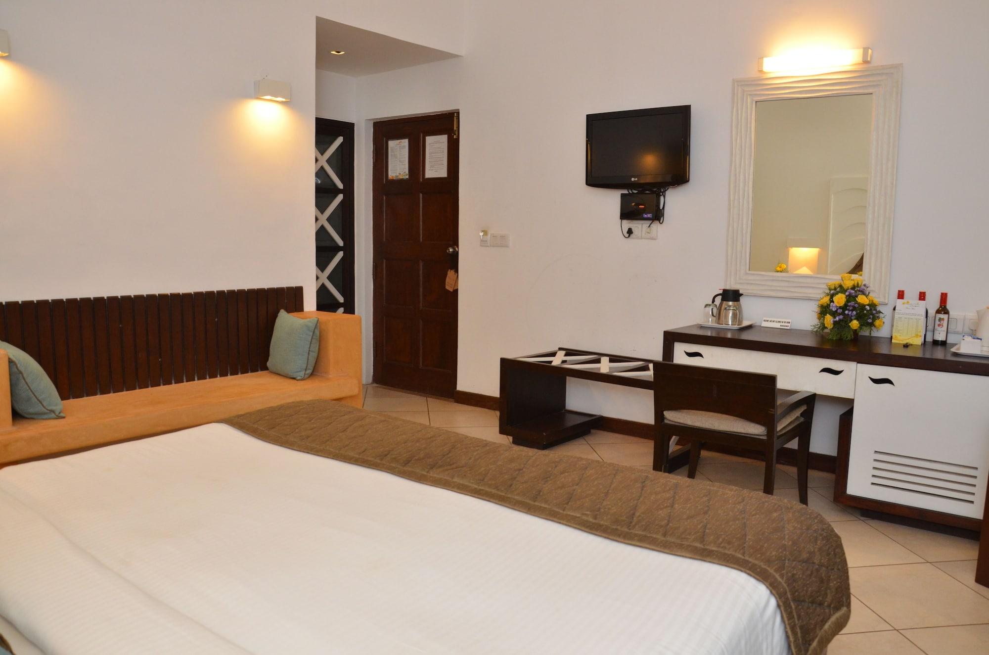 Sonesta Inns Beach Resort - Candolim Beach Экстерьер фото
