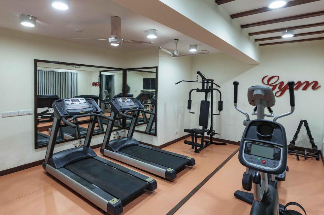 Sonesta Inns Beach Resort - Candolim Beach Экстерьер фото