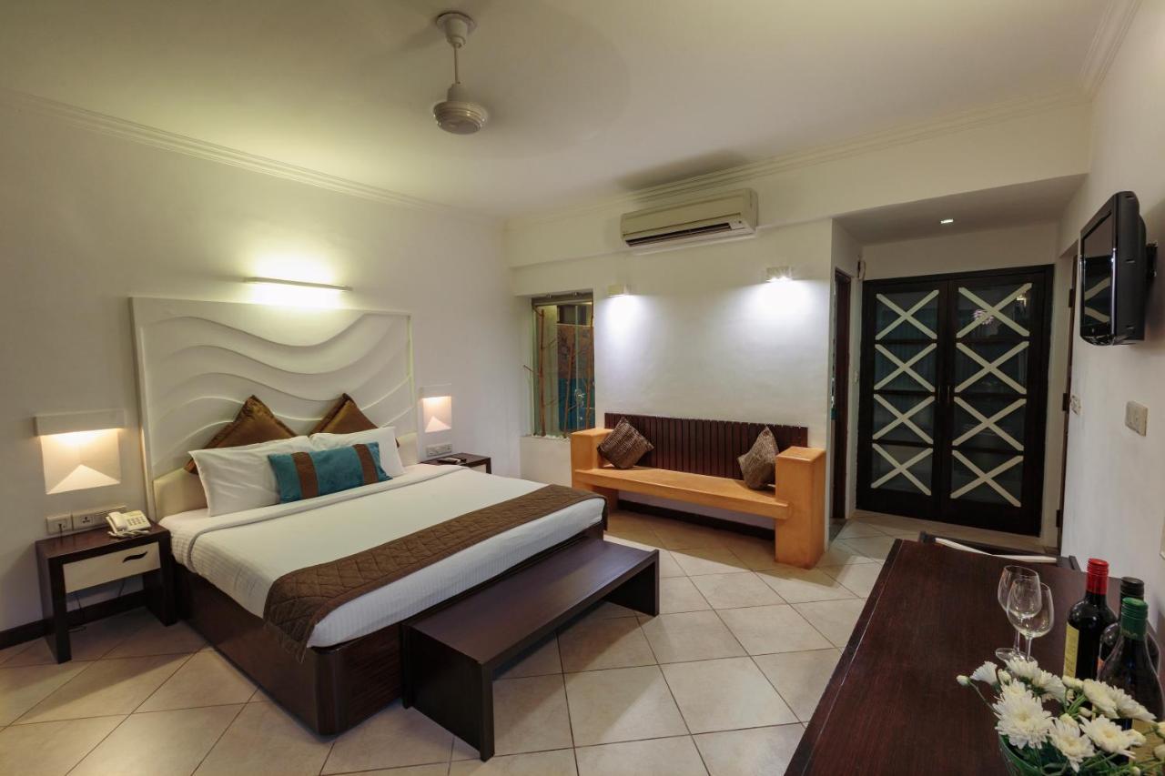 Sonesta Inns Beach Resort - Candolim Beach Экстерьер фото