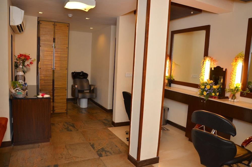 Sonesta Inns Beach Resort - Candolim Beach Экстерьер фото