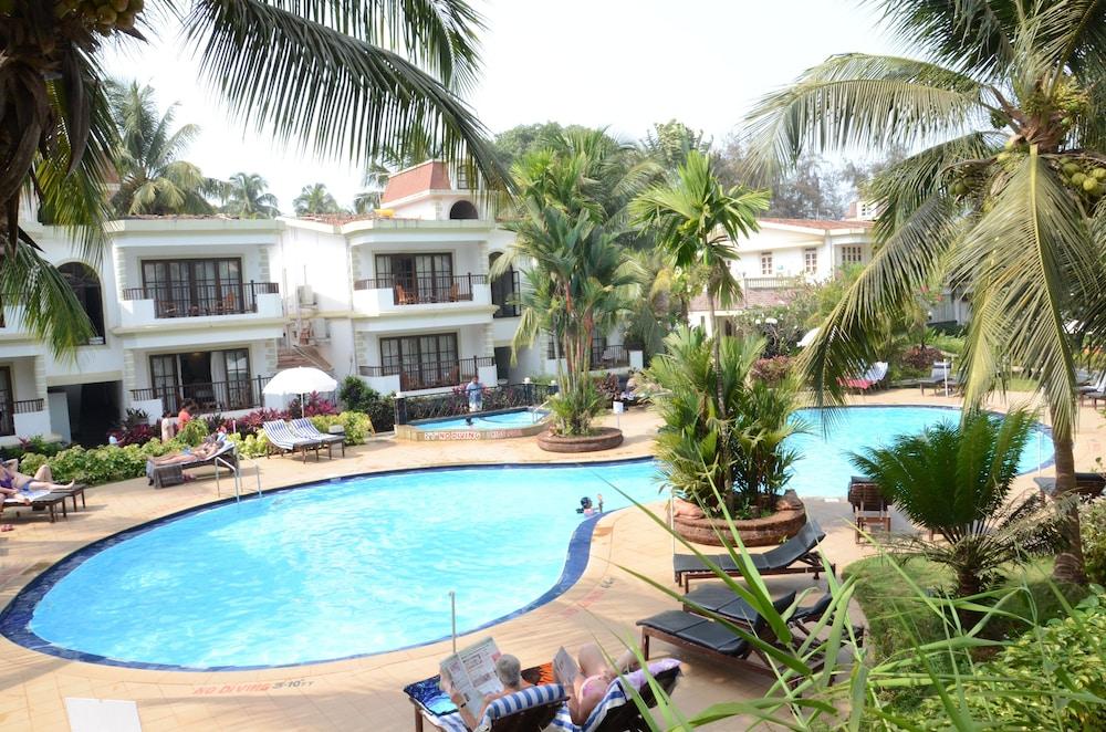 Sonesta Inns Beach Resort - Candolim Beach Экстерьер фото