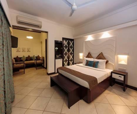 Sonesta Inns Beach Resort - Candolim Beach Экстерьер фото