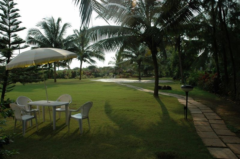 Sonesta Inns Beach Resort - Candolim Beach Экстерьер фото
