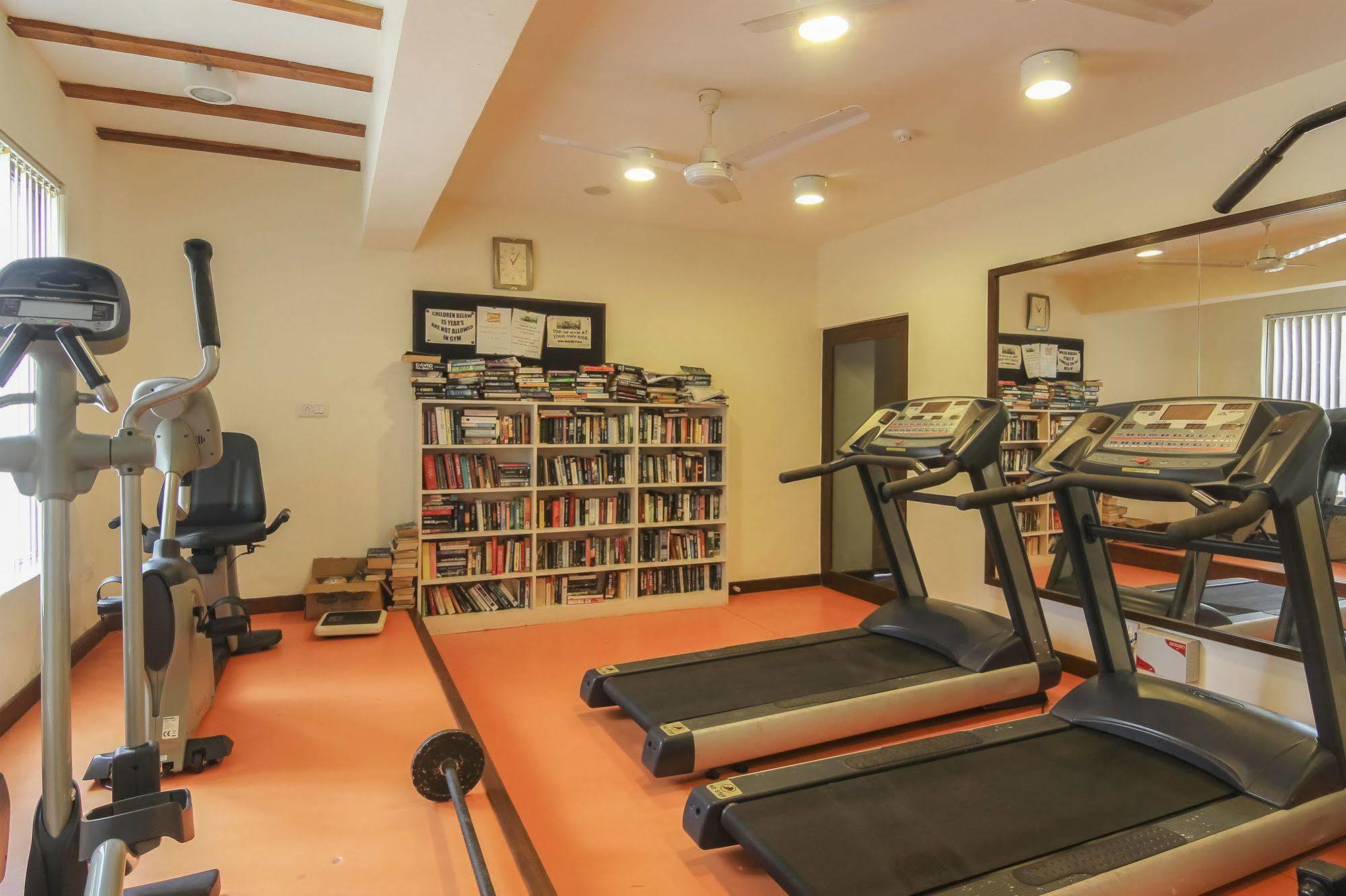 Sonesta Inns Beach Resort - Candolim Beach Экстерьер фото