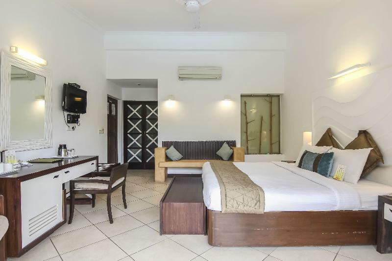 Sonesta Inns Beach Resort - Candolim Beach Экстерьер фото