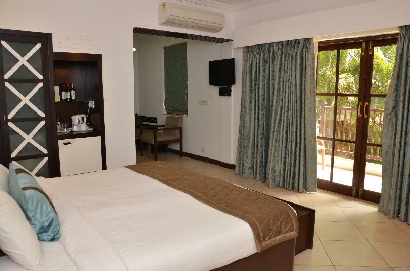 Sonesta Inns Beach Resort - Candolim Beach Экстерьер фото